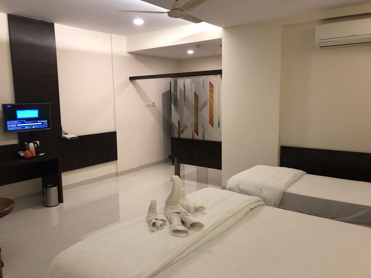 Kyriad Hotel Vijayapura By Othpl Bijāpur Eksteriør billede