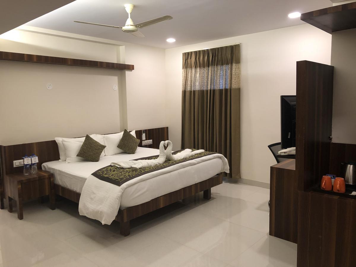 Kyriad Hotel Vijayapura By Othpl Bijāpur Eksteriør billede