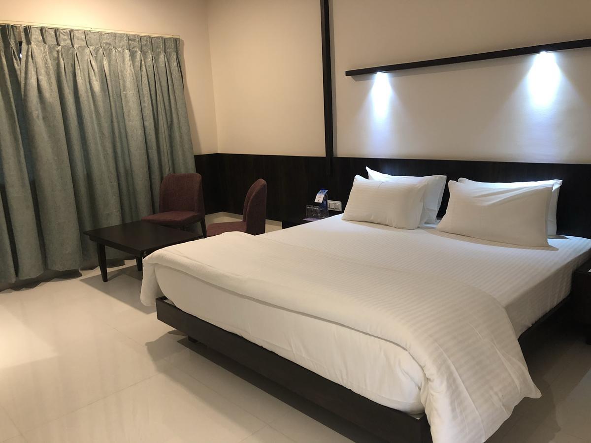 Kyriad Hotel Vijayapura By Othpl Bijāpur Eksteriør billede