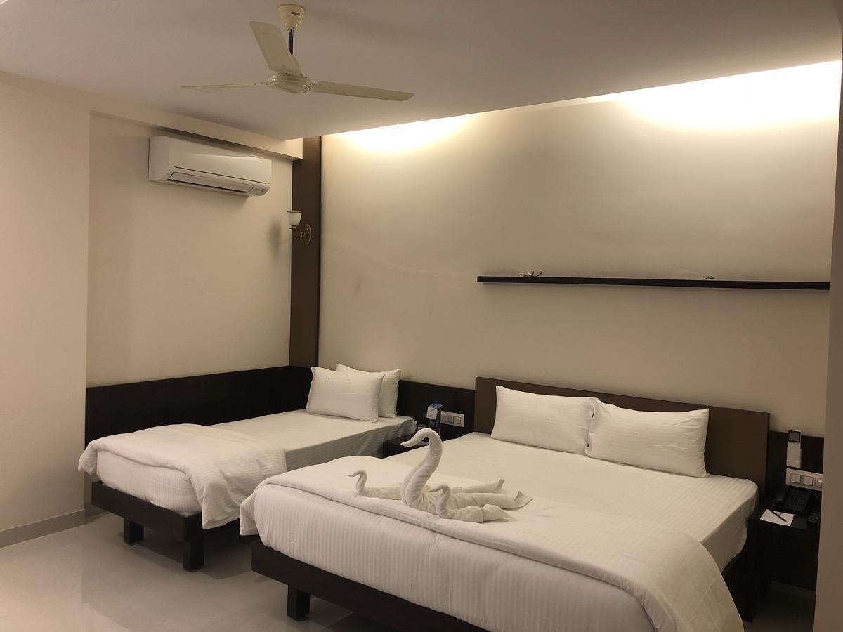 Kyriad Hotel Vijayapura By Othpl Bijāpur Eksteriør billede