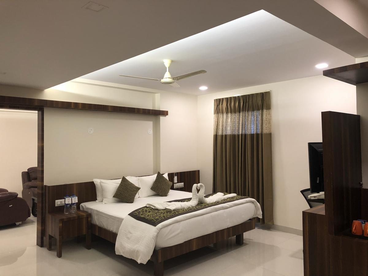 Kyriad Hotel Vijayapura By Othpl Bijāpur Eksteriør billede