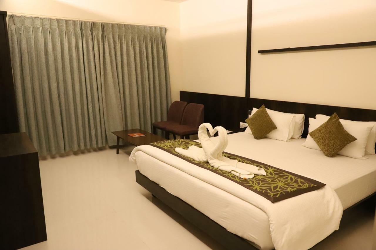 Kyriad Hotel Vijayapura By Othpl Bijāpur Eksteriør billede