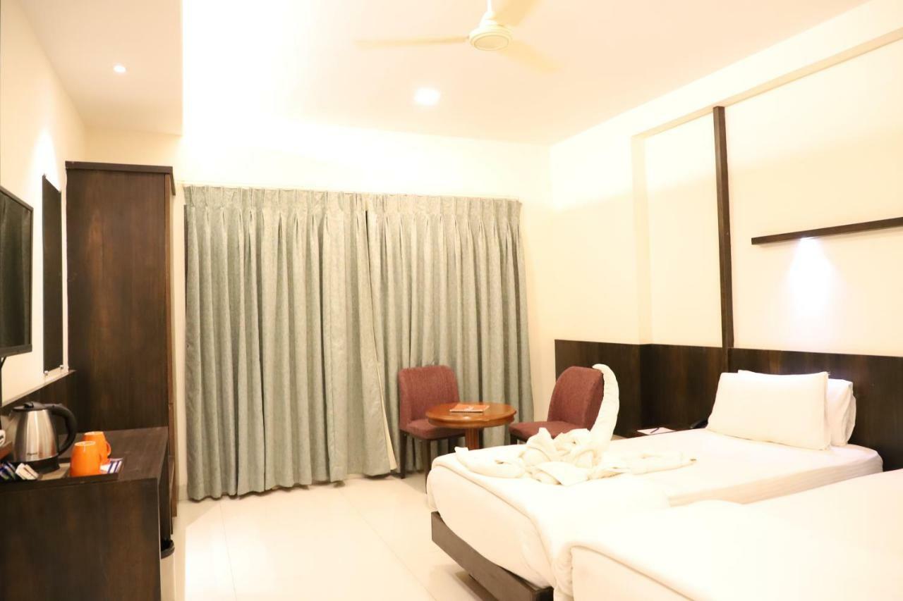 Kyriad Hotel Vijayapura By Othpl Bijāpur Eksteriør billede