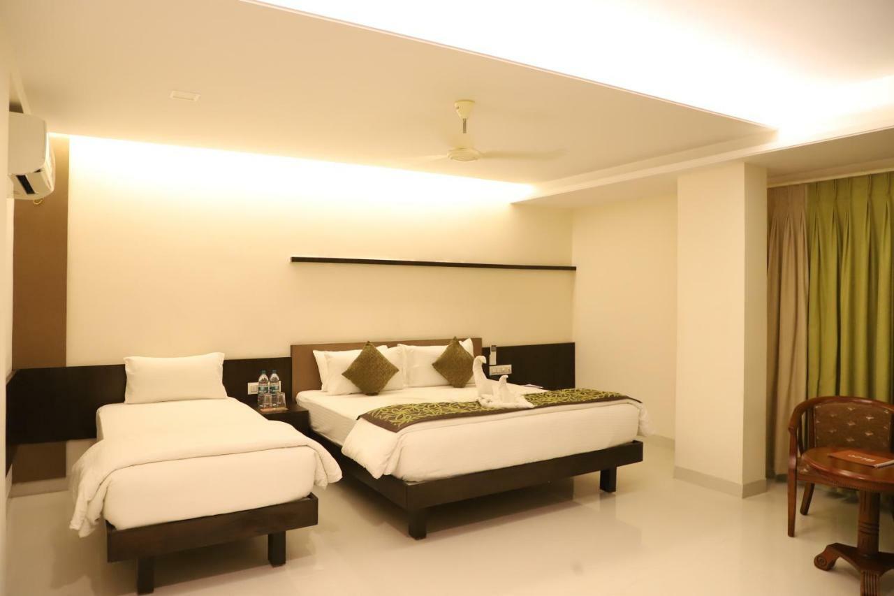 Kyriad Hotel Vijayapura By Othpl Bijāpur Eksteriør billede