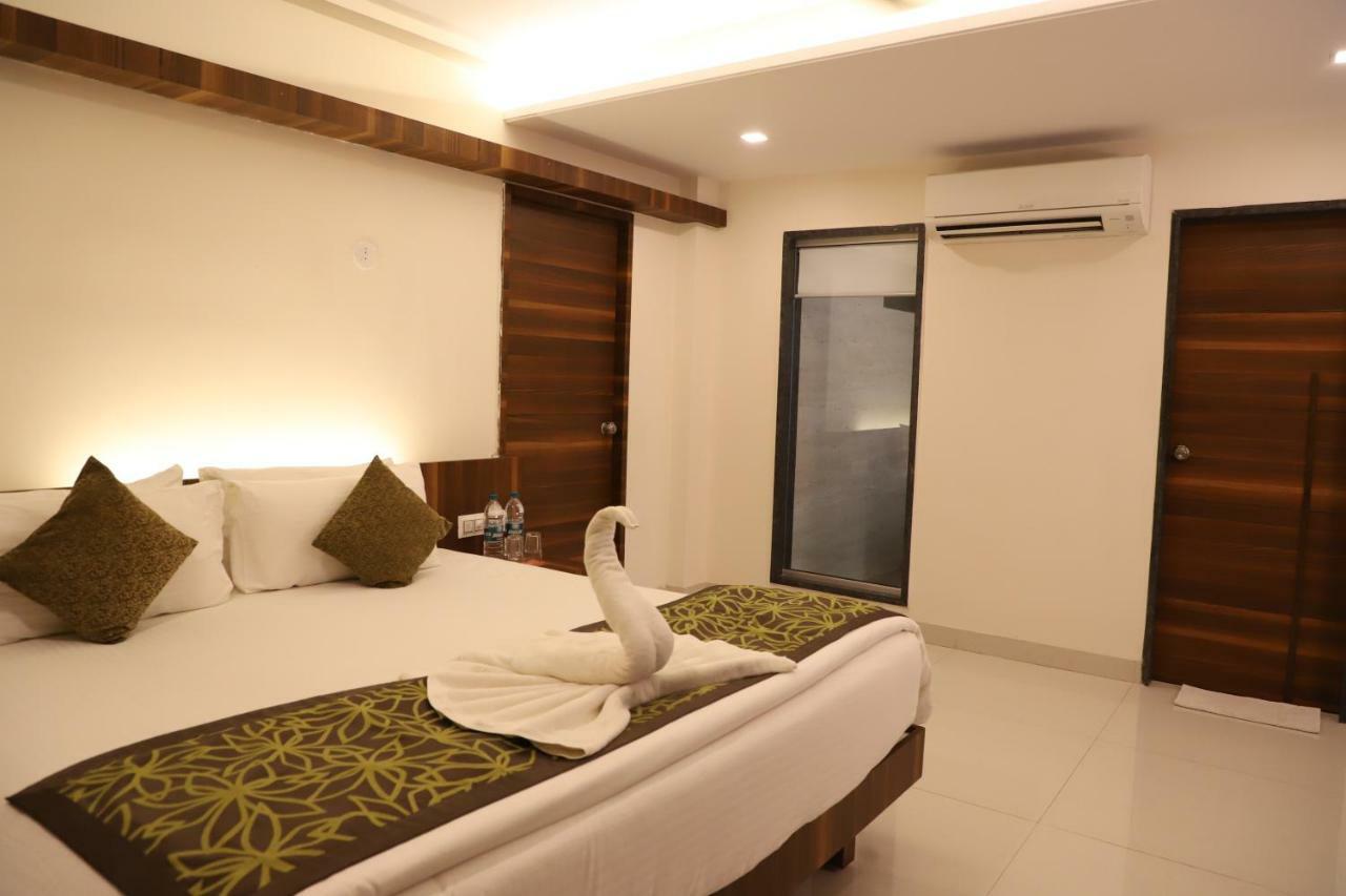 Kyriad Hotel Vijayapura By Othpl Bijāpur Eksteriør billede