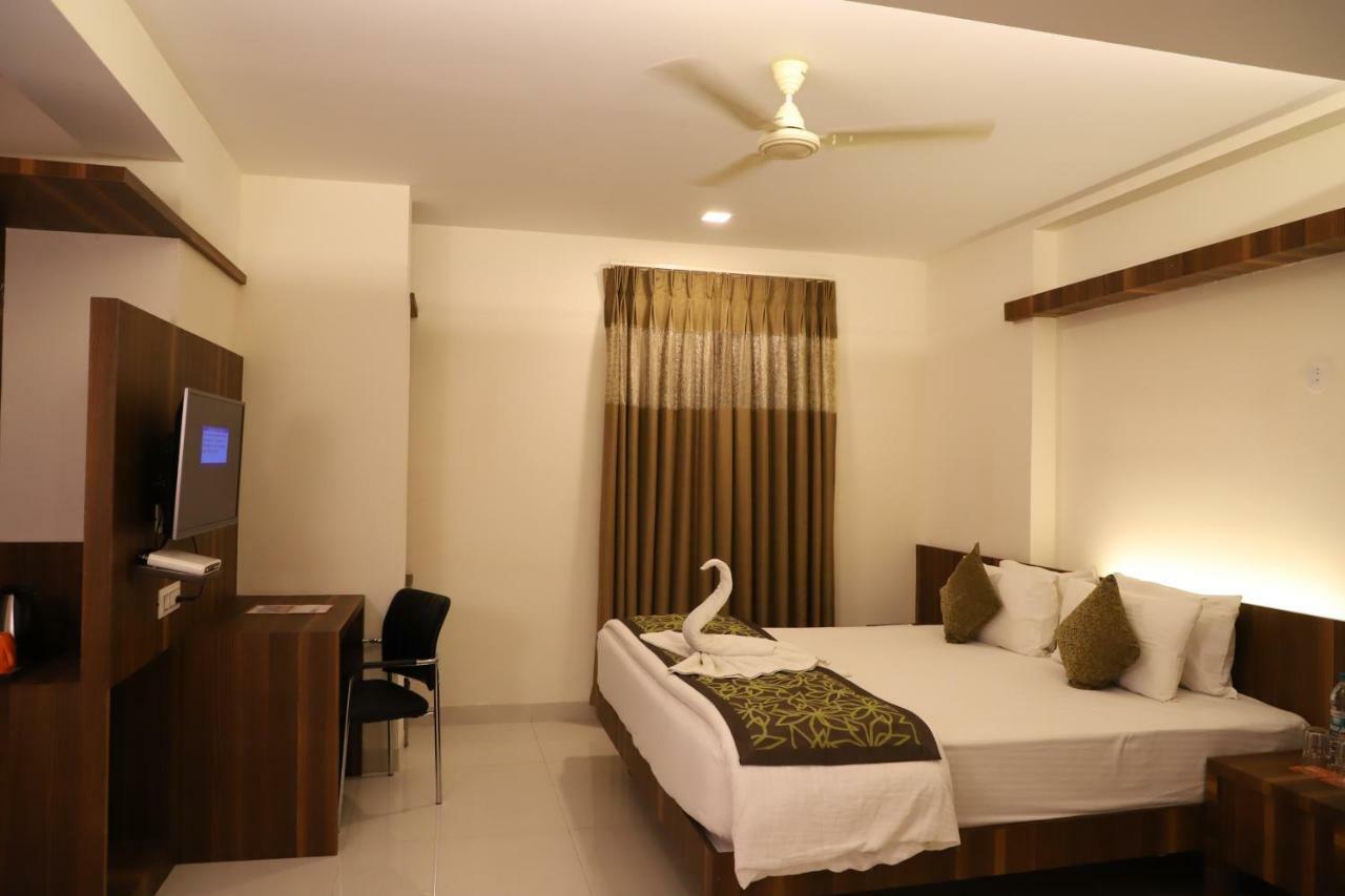 Kyriad Hotel Vijayapura By Othpl Bijāpur Eksteriør billede